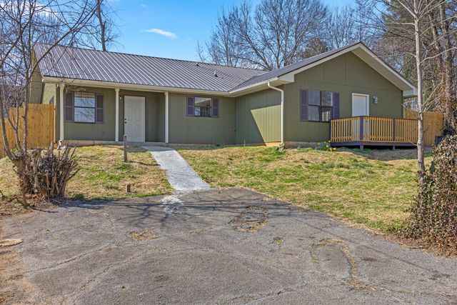 104 Pine Street, Athens, TN 37303
