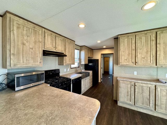 2067 16 Road, Loma, CO 81524