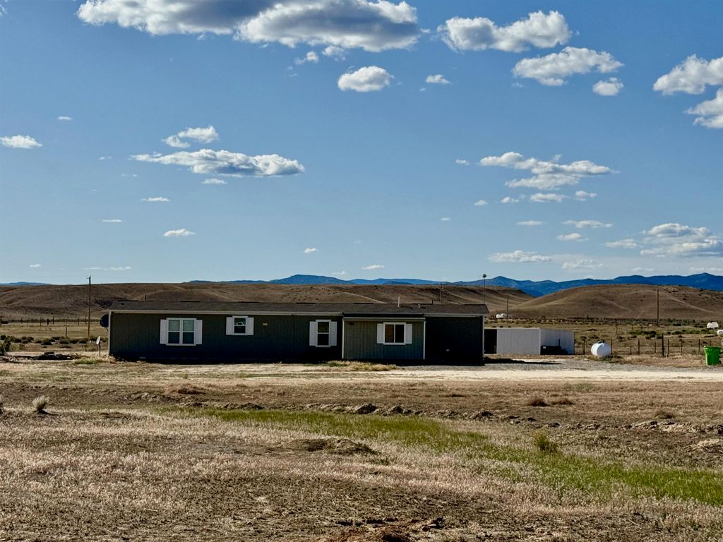 2067 16 Road, Loma, CO 81524