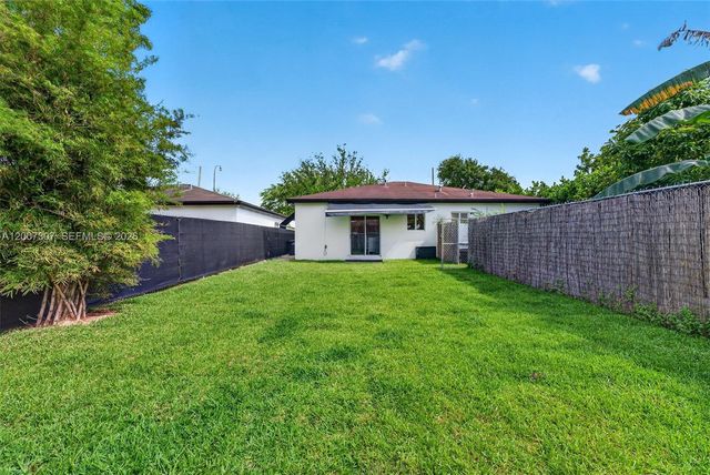 12310 SW 216th St, Miami, FL 33170