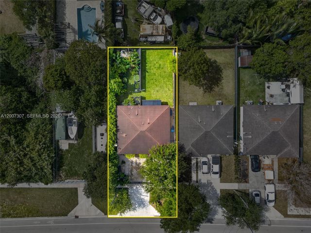 12310 SW 216th St, Miami, FL 33170