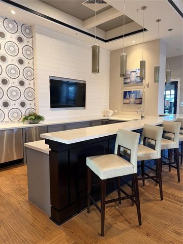 3483 W 97th St, Hialeah, FL 33018