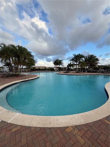 3483 W 97th St, Hialeah, FL 33018