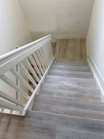 3483 W 97th St, Hialeah, FL 33018