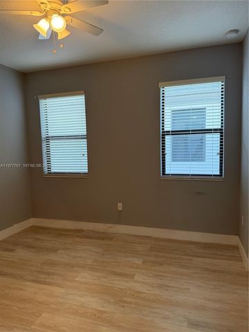 3483 W 97th St, Hialeah, FL 33018