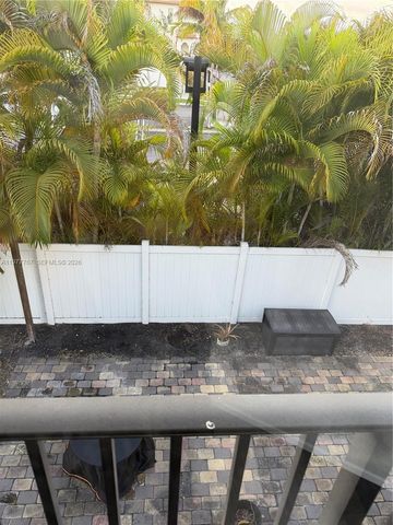 3483 W 97th St, Hialeah, FL 33018