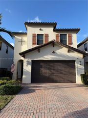 3483 W 97th St, Hialeah, FL 33018