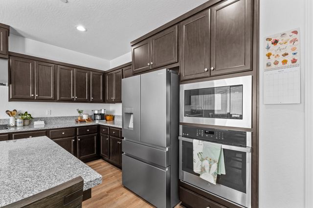 179 Ocean Court, Tulare, CA 93274