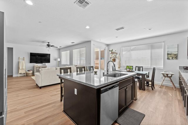 179 Ocean Court, Tulare, CA 93274