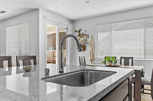 179 Ocean Court, Tulare, CA 93274