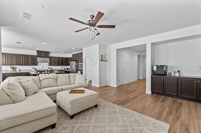 179 Ocean Court, Tulare, CA 93274