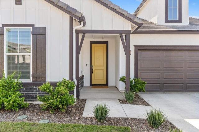 179 Ocean Court, Tulare, CA 93274