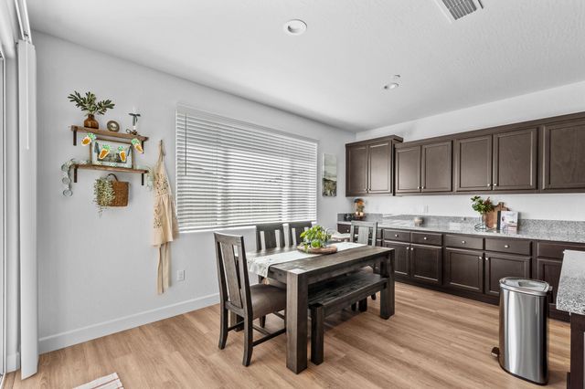 179 Ocean Court, Tulare, CA 93274