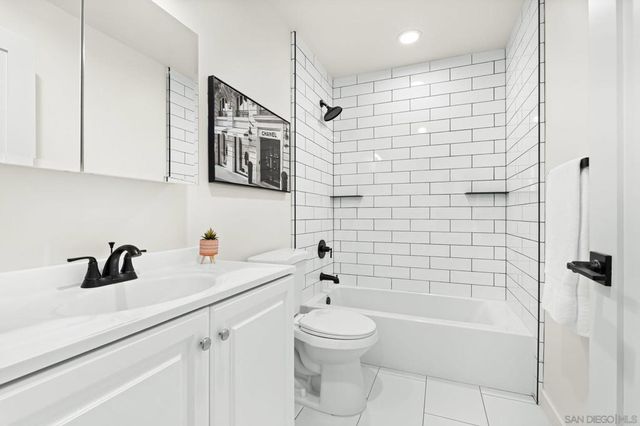 3322 28 Nile St, San Diego, CA 92104