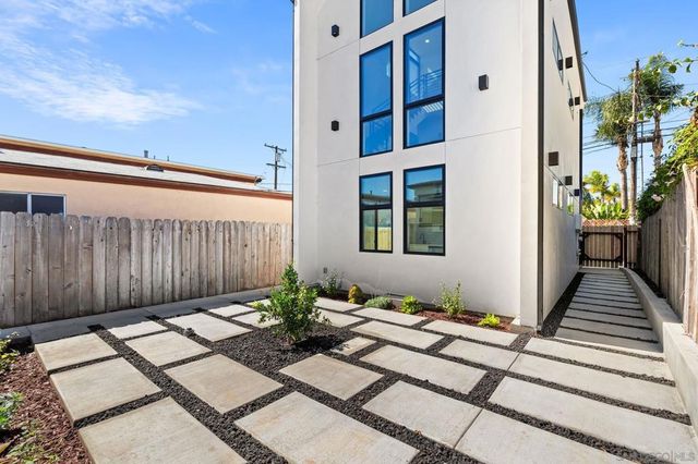 3322 28 Nile St, San Diego, CA 92104