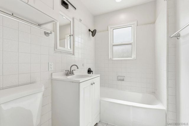 3322 28 Nile St, San Diego, CA 92104