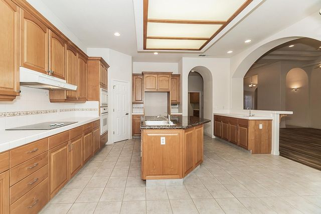 873 E Green Acres Drive, Fresno, CA 93720