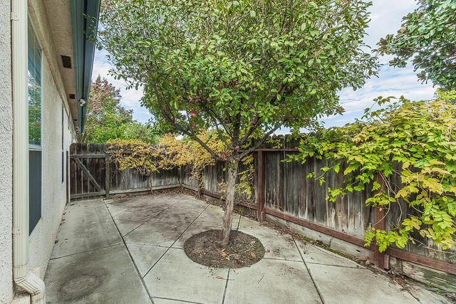 873 E Green Acres Drive, Fresno, CA 93720