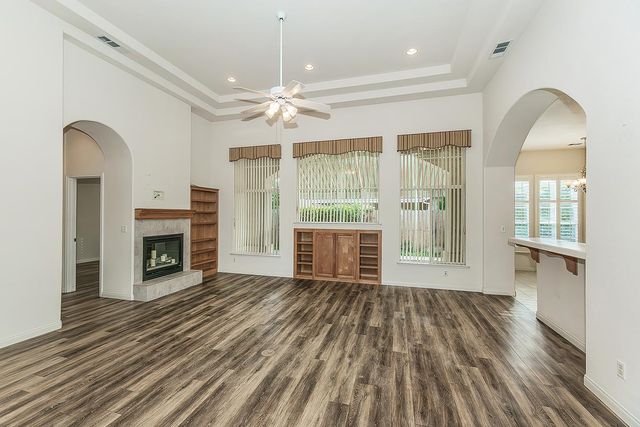 873 E Green Acres Drive, Fresno, CA 93720