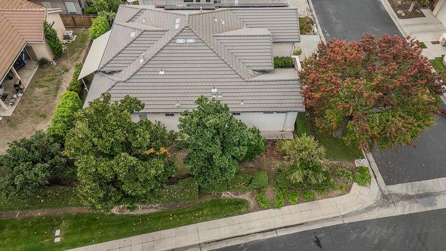 873 E Green Acres Drive, Fresno, CA 93720