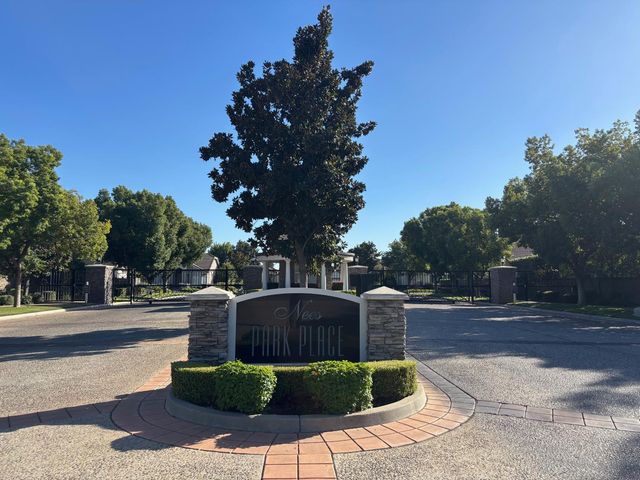 873 E Green Acres Drive, Fresno, CA 93720