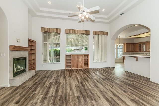 873 E Green Acres Drive, Fresno, CA 93720