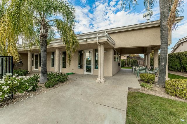 873 E Green Acres Drive, Fresno, CA 93720