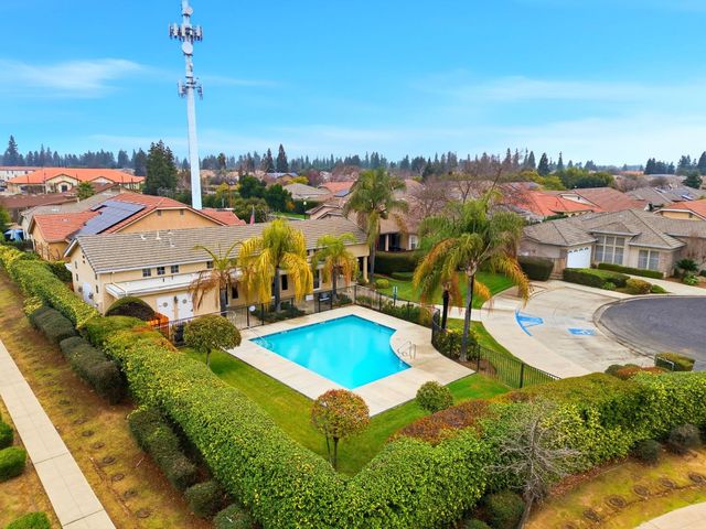 873 E Green Acres Drive, Fresno, CA 93720