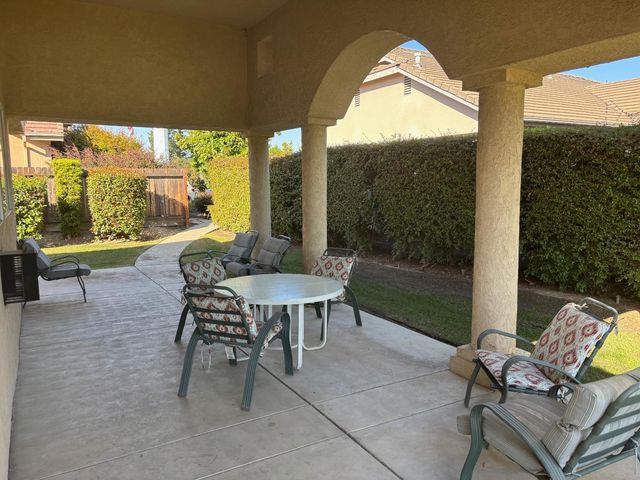 873 E Green Acres Drive, Fresno, CA 93720