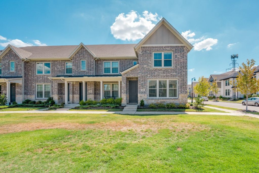 4332 Hopewell Street, North Richland Hills, TX 76180