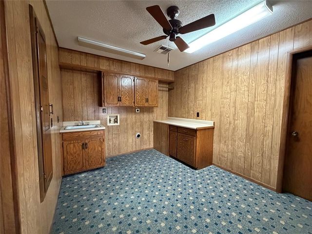 705 E Whitmer, Sentinel, OK 73664