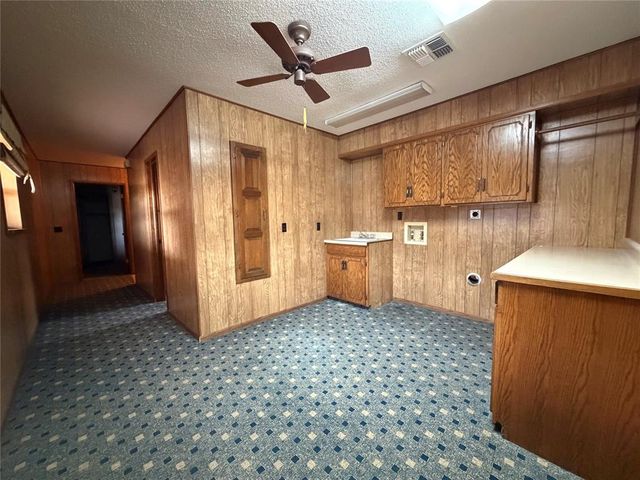 705 E Whitmer, Sentinel, OK 73664