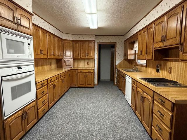 705 E Whitmer, Sentinel, OK 73664