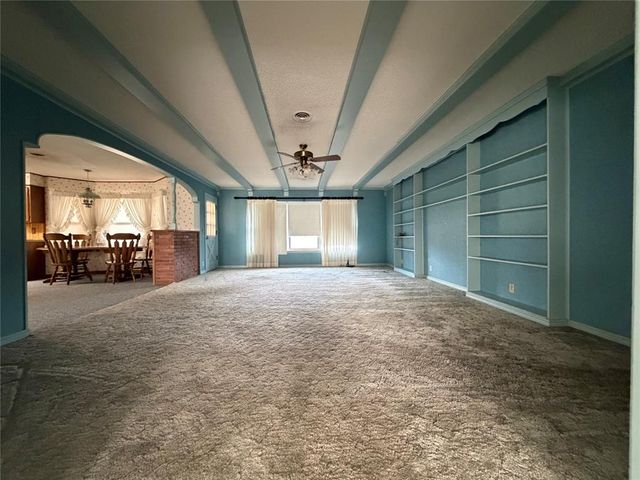 705 E Whitmer, Sentinel, OK 73664