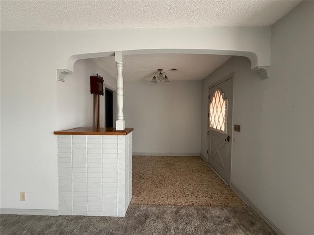 705 E Whitmer, Sentinel, OK 73664