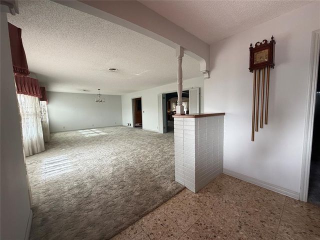 705 E Whitmer, Sentinel, OK 73664