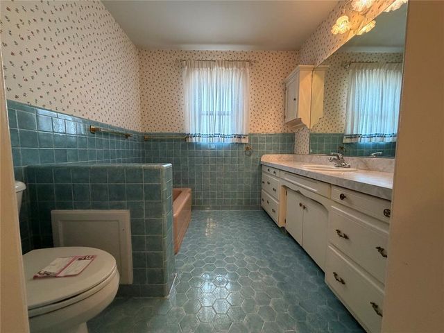 705 E Whitmer, Sentinel, OK 73664