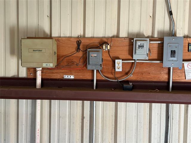 705 E Whitmer, Sentinel, OK 73664