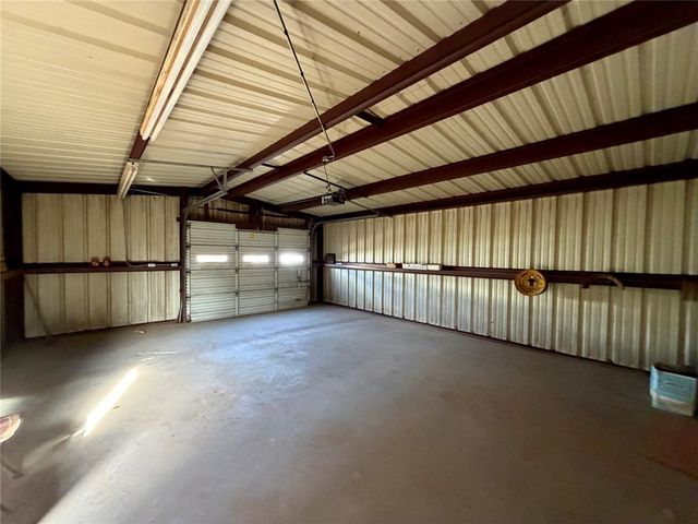 705 E Whitmer, Sentinel, OK 73664