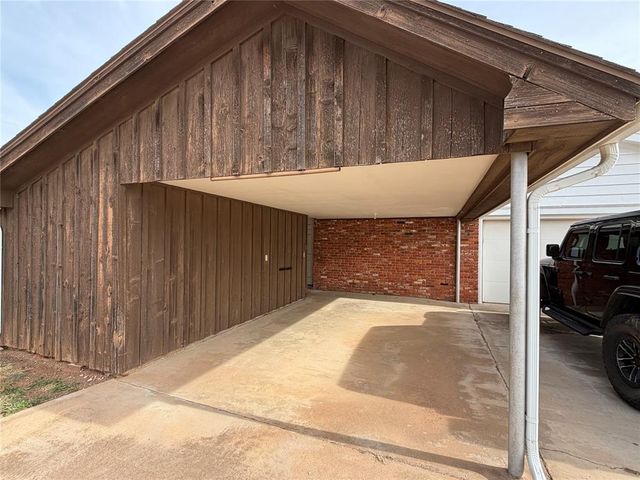 705 E Whitmer, Sentinel, OK 73664