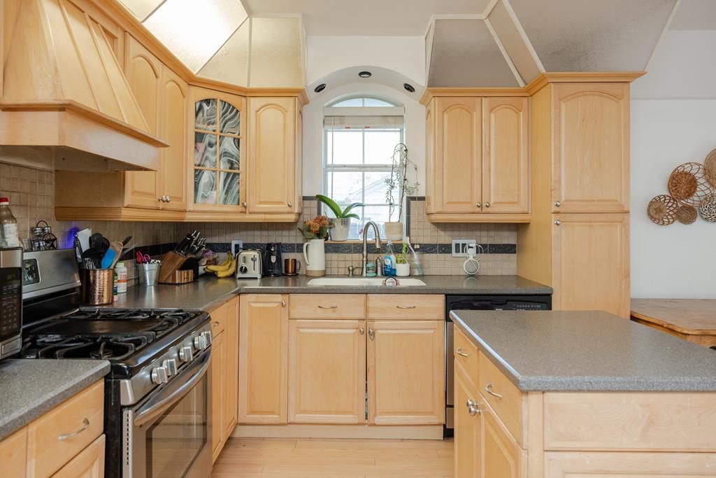 Image 18 of property listing at 316 N Van Buren Street, San Angelo, TX 76901