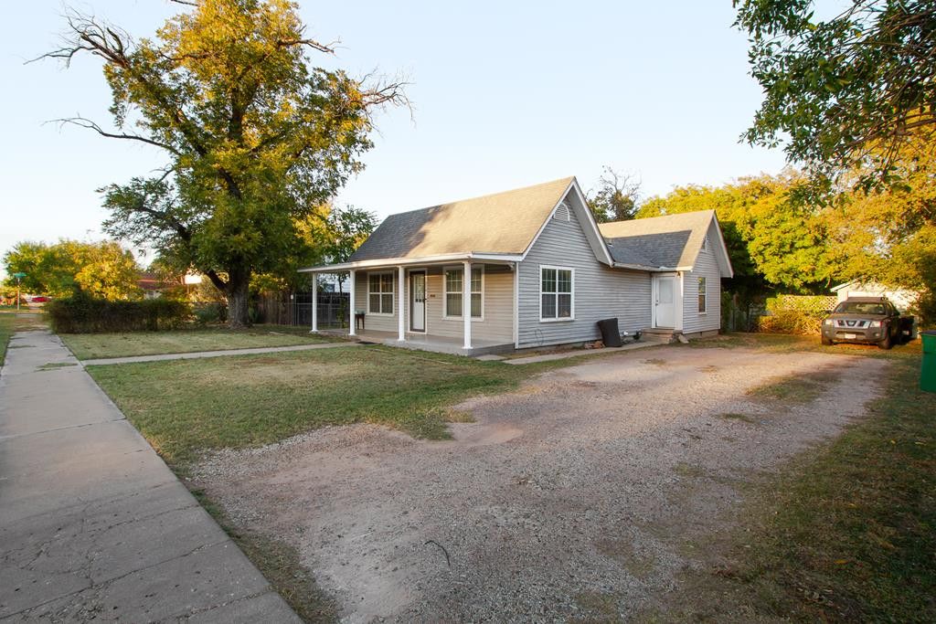 Image 2 of property listing at 316 N Van Buren Street, San Angelo, TX 76901