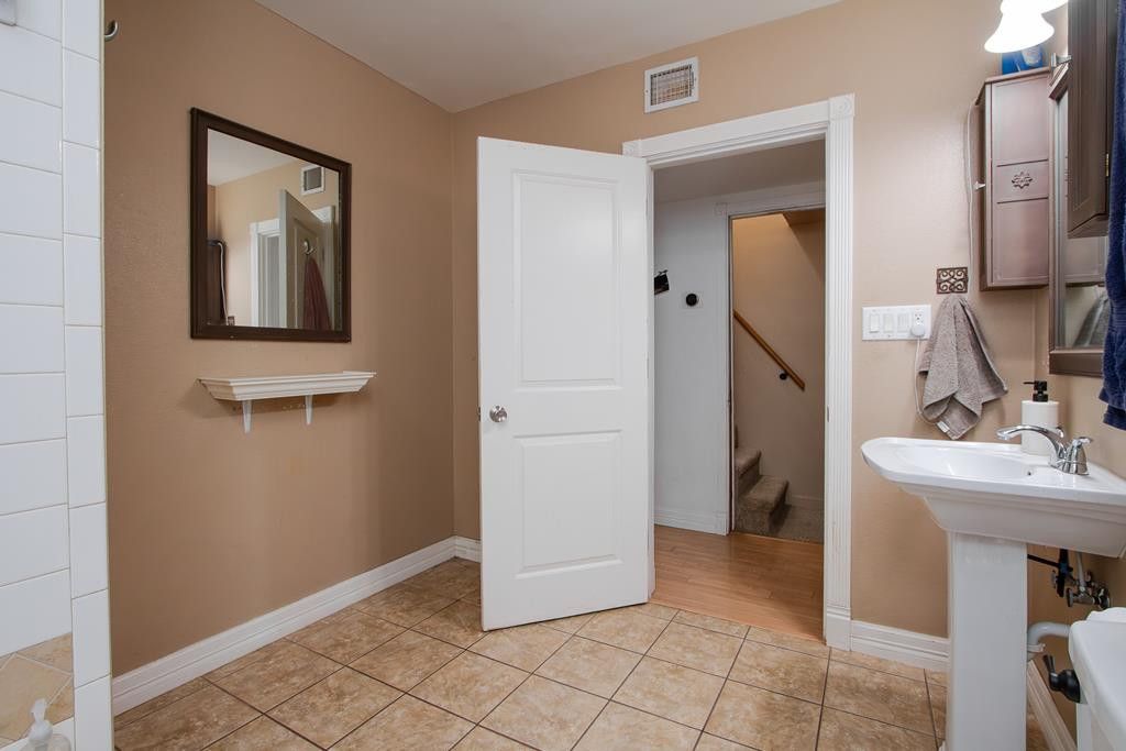 Image 26 of property listing at 316 N Van Buren Street, San Angelo, TX 76901