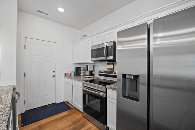 270 NW Waverly Drive, Waukee, IA 50263