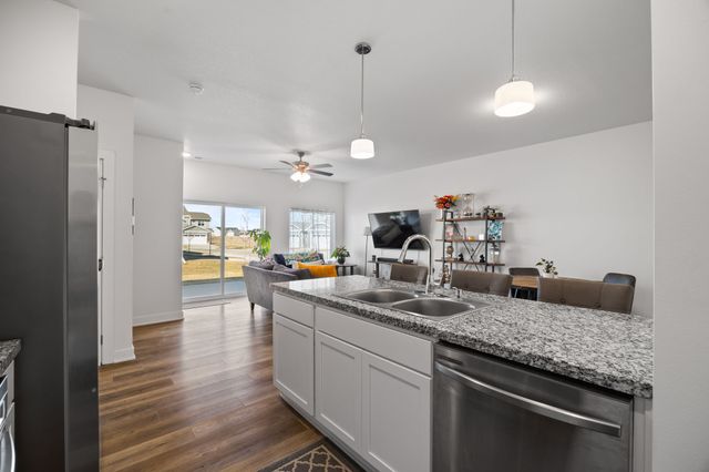 270 NW Waverly Drive, Waukee, IA 50263