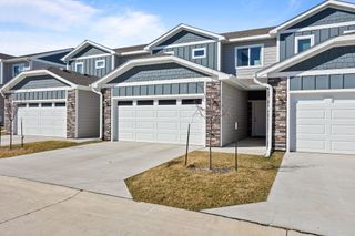 270 NW Waverly Drive, Waukee, IA 50263