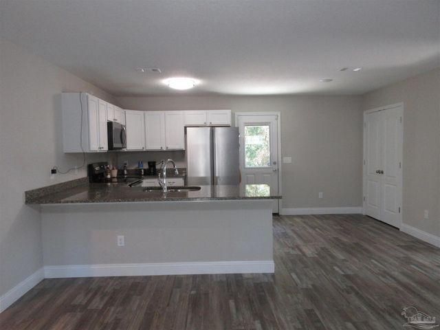 6816 Fast Gun Ln, Milton, FL 32570