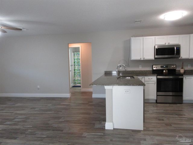 6816 Fast Gun Ln, Milton, FL 32570