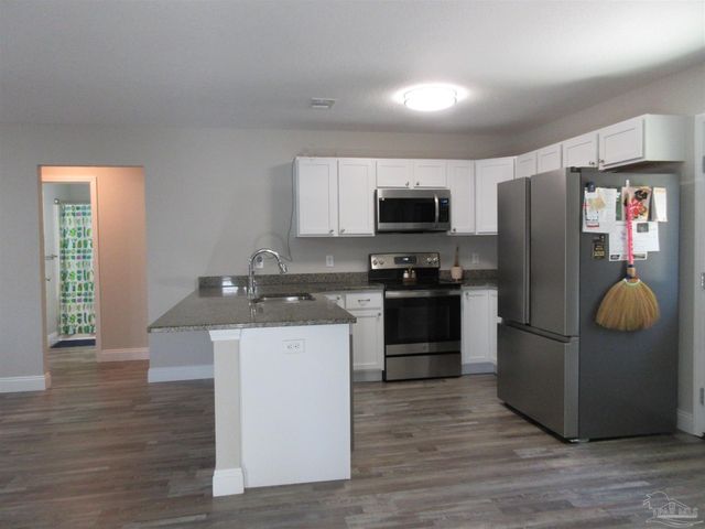 6816 Fast Gun Ln, Milton, FL 32570