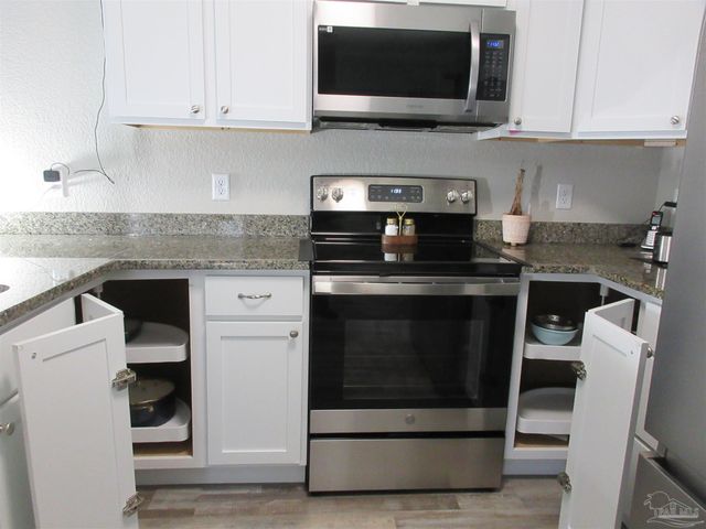 6816 Fast Gun Ln, Milton, FL 32570